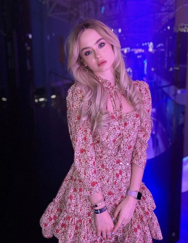 🎥 Евгения привлекальеная девушка из Каширы цена от 6000 руб